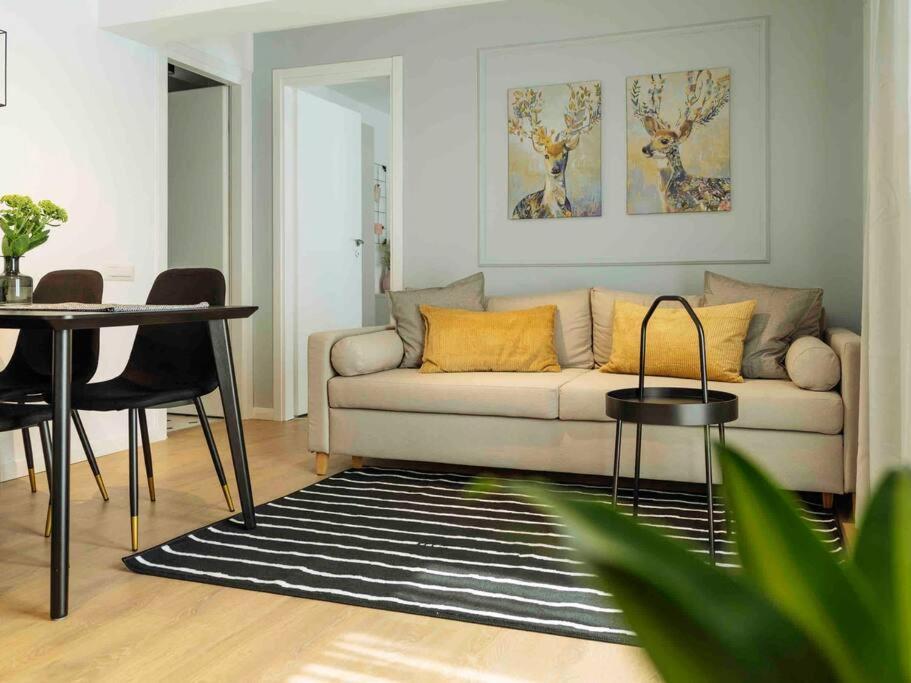 Bright 2Br Apartment - Top Location - City Balcony Bukareszt Zewnętrze zdjęcie